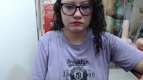 Vannesa online show from 10/28/25, 06:32