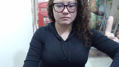 Vannesa online show from 12/19/25, 08:27