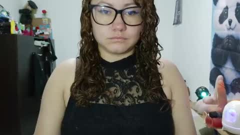Snapshot of curly_greeneyed chatting on 06/09/26, 11:05 Vannesa online show from 06/09/26, 11:05