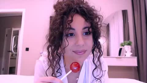 Snapshot of curly_jade_ chatting on 04/15/26, 05:20 curly_jade_ online show from 04/15/26, 05:20