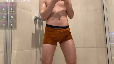 Snapshot of curlyboyy_ chatting on 10/30/25, 09:15 Mike  pvt is open online show from 10/30/25, 09:15