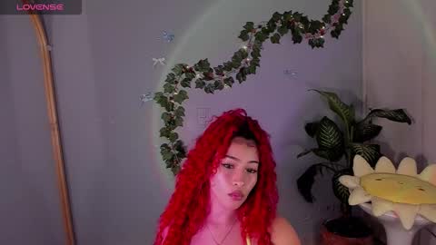 Snapshot of curlyy915e chatting on 12/14/25, 11:53 Curly915e online show from 12/14/25, 11:53