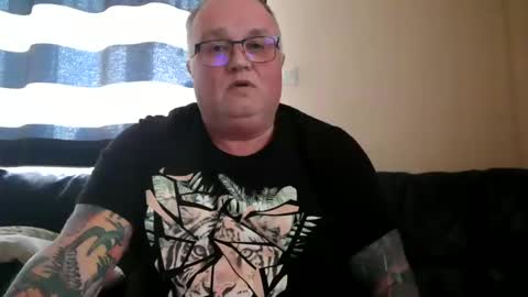 Snapshot of curtus14 chatting on 02/04/25, 03:57 curtus14 online show from 02/04/25, 03:57