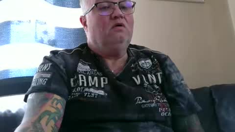 Snapshot of curtus14 chatting on 11/22/25, 09:52 curtus14 online show from 11/22/25, 09:52