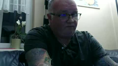 Snapshot of curtus14 chatting on 11/26/25, 09:38 curtus14 online show from 11/26/25, 09:38