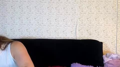 Snapshot of curvy_and_petite11_aws chatting on 10/18/25, 09:48 curvy_and_petite11_aws online show from 10/18/25, 09:48