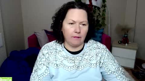 Snapshot of curvy_girlz chatting on 12/14/25, 08:09 curvy_girlz online show from 12/14/25, 08:09