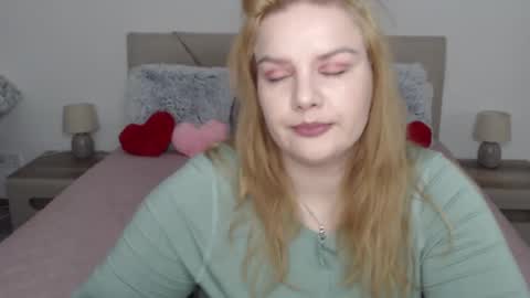 curvyanna13 online show from 03/05/25, 03:51
