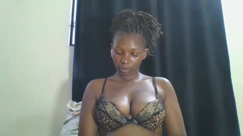Snapshot of curvybootyj chatting on 01/18/25, 01:18 CuteJJudy online show from 01/18/25, 01:18