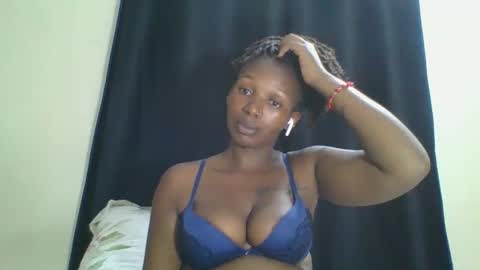 Snapshot of curvybootyj chatting on 01/18/25, 07:04 CuteJJudy online show from 01/18/25, 07:04
