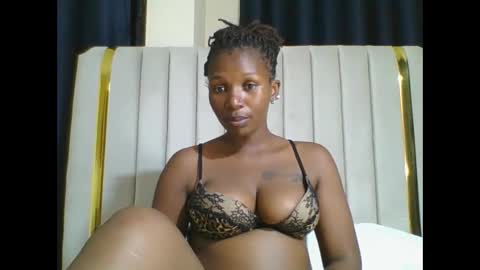 Snapshot of curvybootyj chatting on 02/02/25, 05:26 CuteJJudy online show from 02/02/25, 05:26