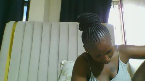 Snapshot of curvybootyj chatting on 02/11/25, 04:11 CuteJJudy online show from 02/11/25, 04:11