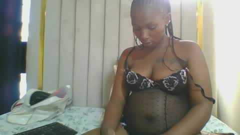 Snapshot of curvybootyj chatting on 02/17/25, 06:53 CuteJJudy online show from 02/17/25, 06:53