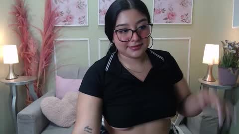 Zoe  online show from 10/20/25, 02:39