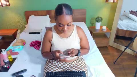 Snapshot of curvyebonyy_ chatting on 09/17/25, 07:59 Danna online show from 09/17/25, 07:59