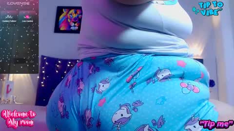 Snapshot of curvyema chatting on 02/04/25, 04:59 EMA online show from 02/04/25, 04:59