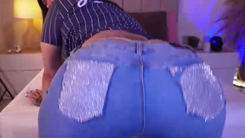 Snapshot of curvyliciouss chatting on 12/02/25, 08:59 Samantha online show from 12/02/25, 08:59