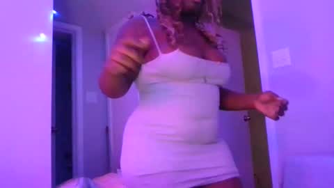 Snapshot of curvyychocolate chatting on 01/27/25, 11:54 curvyychocolate online show from 01/27/25, 11:54