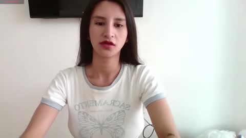 Snapshot of cute_amber_1 chatting on 02/18/25, 07:52 cute_amber_1 online show from 02/18/25, 07:52