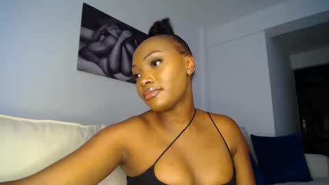 Liya online show from 01/14/25, 10:27