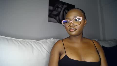 Liya online show from 02/18/25, 04:05