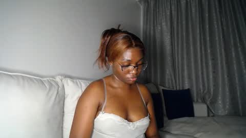 Liya online show from 04/15/26, 07:10