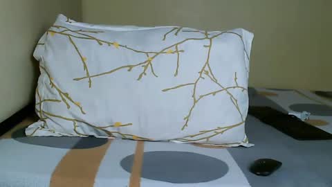 Snapshot of cute_beb2 chatting on 01/11/25, 09:26 V EE online show from 01/11/25, 09:26