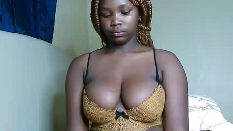 Snapshot of cute_beb2 chatting on 02/10/25, 10:53 V EE online show from 02/10/25, 10:53