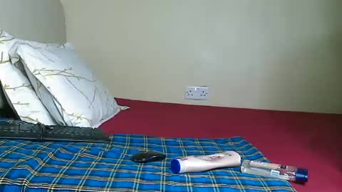 Snapshot of cute_beb2 chatting on 02/11/25, 09:09 V EE online show from 02/11/25, 09:09