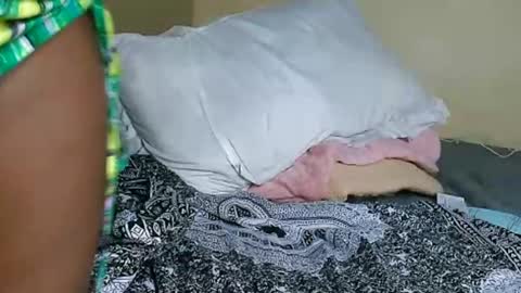 Snapshot of cute_beb2 chatting on 03/05/25, 01:06 V EE online show from 03/05/25, 01:06