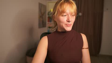 Snapshot of cute_brutality chatting on 11/25/25, 07:36 Coco online show from 11/25/25, 07:36