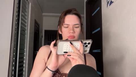 Snapshot of cute_bubbles chatting on 12/18/25, 07:03 cute_bubbles online show from 12/18/25, 07:03