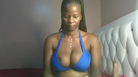 Snapshot of cute_dani01 chatting on 09/25/25, 12:09 Dani online show from 09/25/25, 12:09