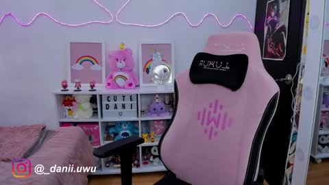 Snapshot of cute_dani__ chatting on 01/24/25, 12:52 Dani online show from 01/24/25, 12:52