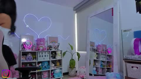 Snapshot of cute_dani__ chatting on 02/13/26, 02:02 Dani online show from 02/13/26, 02:02