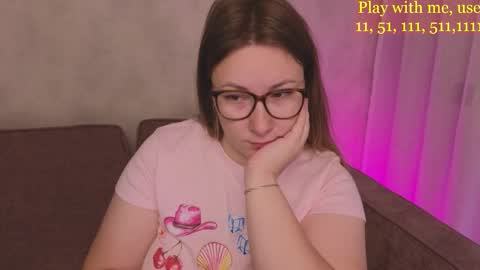 Everyday stream in the same time online show from 10/15/25, 02:01