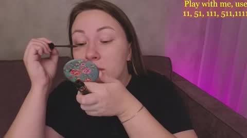 Everyday stream in the same time online show from 10/23/25, 01:27
