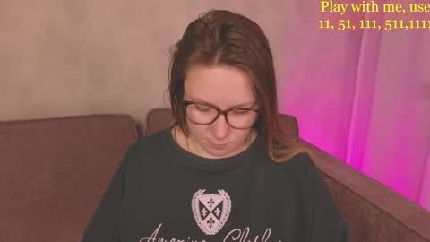 Snapshot of cute_darina chatting on 11/05/25, 01:27 Everyday stream in the same time online show from 11/05/25, 01:27