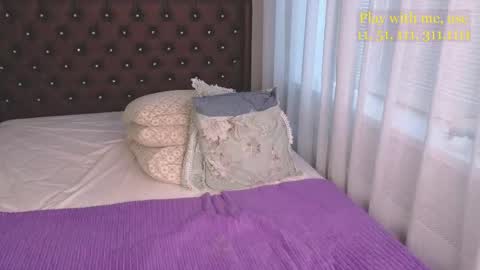 Everyday stream in the same time online show from 06/05/26, 01:56