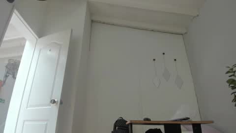 Stacy online show from 10/27/25, 06:23