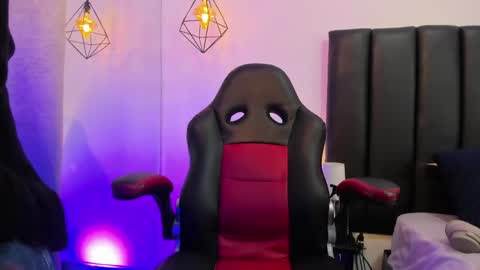    Independent Model online show from 05/29/26, 11:52