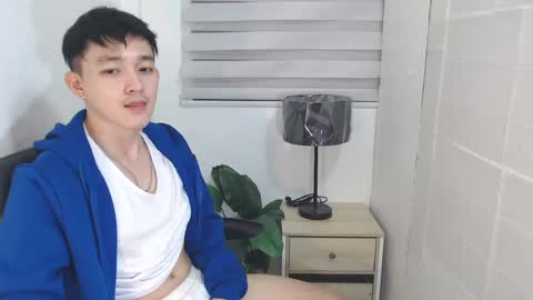 Snapshot of cute_enzo24 chatting on 12/14/24, 07:51 cute_enzo24 online show from 12/14/24, 07:51