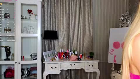 Anne online show from 10/10/25, 07:40