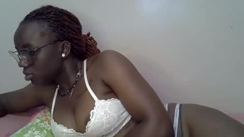 Snapshot of cute_gee chatting on 04/05/26, 04:53 daddysdoll online show from 04/05/26, 04:53