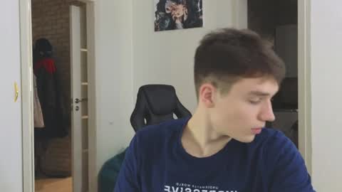 Snapshot of cute_junk chatting on 12/28/24, 11:37 Kite and Jack online show from 12/28/24, 11:37