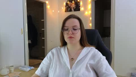 Snapshot of cute_junk chatting on 02/08/25, 09:04 Kite and Jack online show from 02/08/25, 09:04