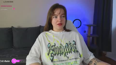 Snapshot of cute_junk chatting on 11/29/25, 05:10 Kite and Jack online show from 11/29/25, 05:10