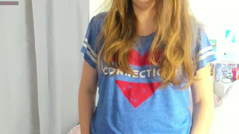 cute_kate0 online show from 10/22/25, 10:26