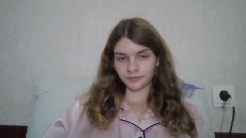 cute_kitte online show from 12/22/24, 11:52