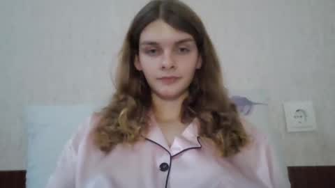cute_kitte online show from 12/23/24, 10:12